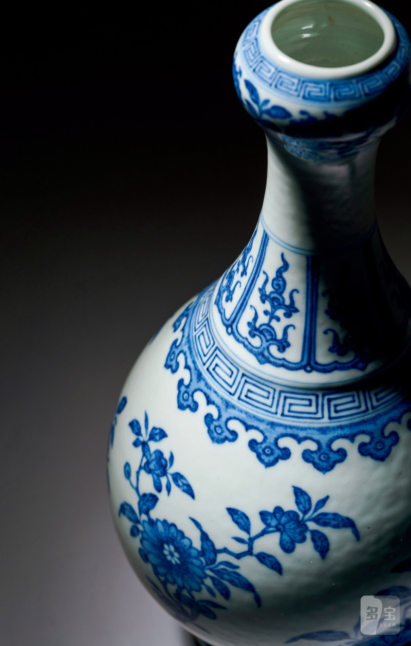 清道光 青花折枝花果纹蒜头瓶 - 图2